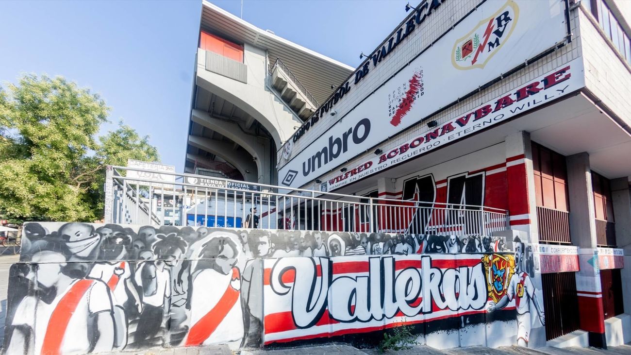 Fachada del Estadio de Vallecas