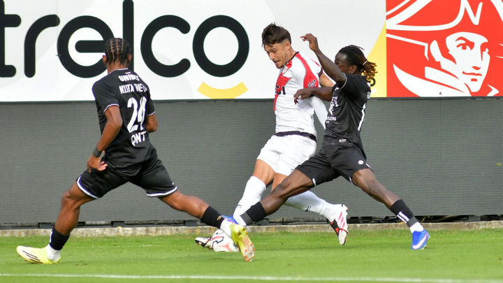 2-3. El Rayo Valecano logra ante el Charleroi su primer triunfo en la pretemporada