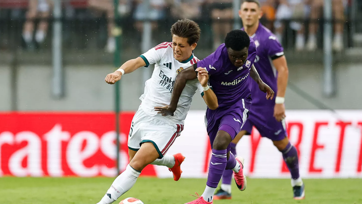 (2-2) El Real Madrid empata con el Fiorentina en el debut de Dumfries y Espí