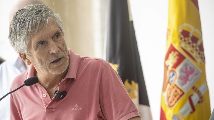 El choque entre Interior y Defensa por Ceuta se agrava: un informe revela que el CNI sí alertó del riesgo de una entrada masiva