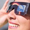 Estas son las únicas gafas que recomiendan los expertos para ver el eclipse solar del 12 de agosto sin riesgos