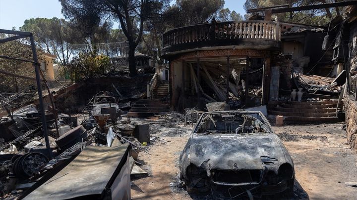 Valoran la vuelta a sus urbanizaciones de los vecinos desplazados por el fuego en la Sierra Oeste