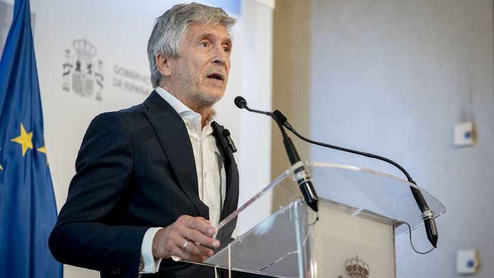Marlaska asegura que el CNI no avisó al Gobierno y que 70.000 migrantes ya han retornado a Marruecos