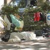 El bulevar del miedo en Puente de Vallecas: vecinos atrapados entre peleas, suciedad y drogas