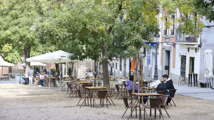 Terraza en la Plaza de la Paja