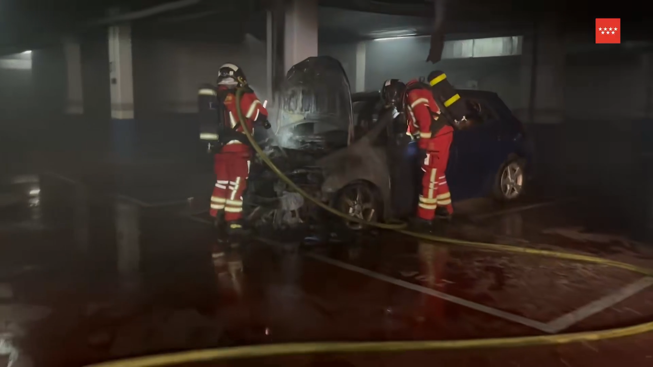 Extinguido un incendio sin heridos en el garaje de una urbanización de Alcobendas