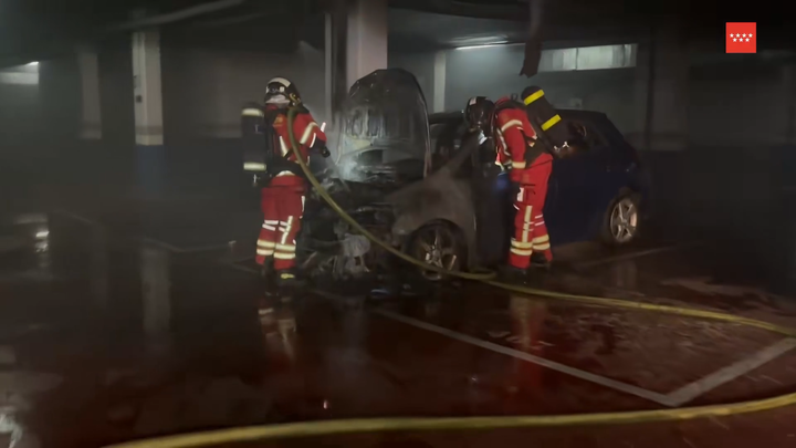 Extinguido un incendio sin heridos en el garaje de una urbanización de Alcobendas