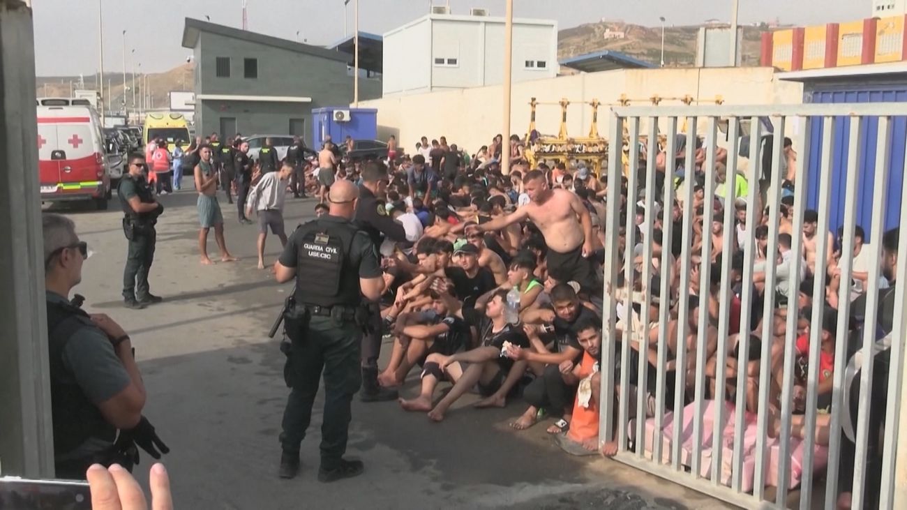 La Delegación del Gobierno "prioriza" la seguridad en Ceuta mientras identifica a 528 menores