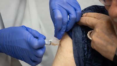 Más dosis para vacunar del VRS a los mayores de 80 años en Madrid
