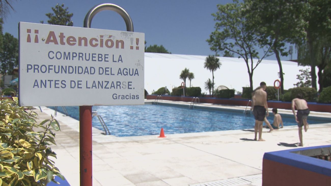 Lanzarse al agua de cabeza: un gesto que puede provocar una lesión de médula irreversible