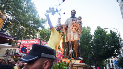 Lavapiés celebra el día grande de las fiestas de San Cayetano con música, tradición y gastronomía