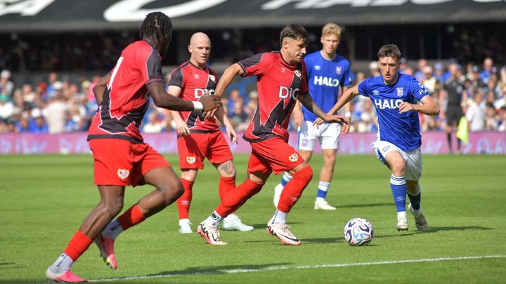 3-0. El Rayo Vallecano suma una derrota más ante el Ipswich Town