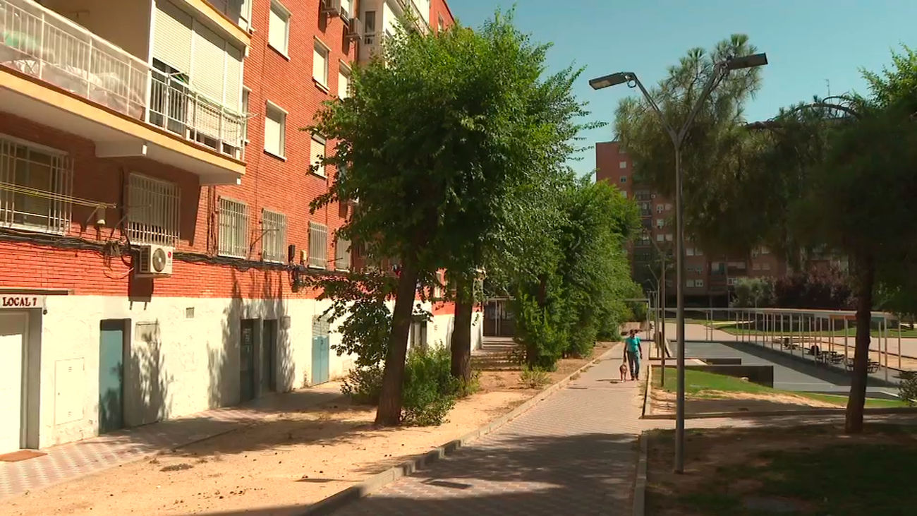 Inseguridad, peleas, ruidos, la denuncia de los vecinos de la plaza de San Pedro Bautista en Alcorcón