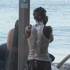 Ceuta, lejos de la normalidad, con su playa convertida en "un centro de acogida" para miles de inmigrantes
