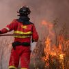 El incendio de Niebla (Huelva) obliga a evacuar a 340 personas al complicarse las labores de extinción