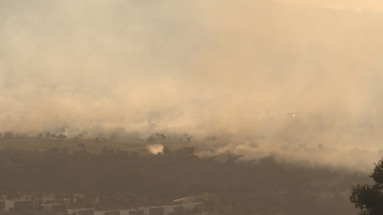 El fuego de Navas de San Antonio (Segovia) obliga evacuar Los Ángeles y Vegas de Matute
