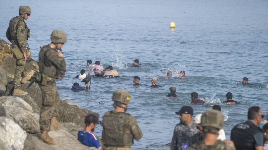 La red que movilizó la entrada masiva en Ceuta amenaza ahora con una "guerra civil"