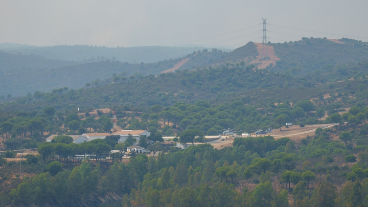 El incendio de Niebla alcanza las 28.000 hectáreas tras una noche "francamente compleja"