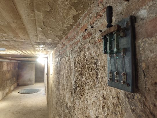Una de las galerías del refugio antiaéreo de la Plaza de Cervantes de Alcalá de Henares / AYTO ALCALÁ DE HENARES