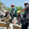 Trabajos de rescate en busca de supervivientes en Cali (Colombia)