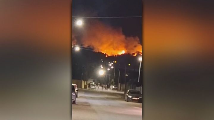Extinguido un incendio de pastos en Santa Cruz de Retamar, que ha obligado a desalojar a algunos vecinos