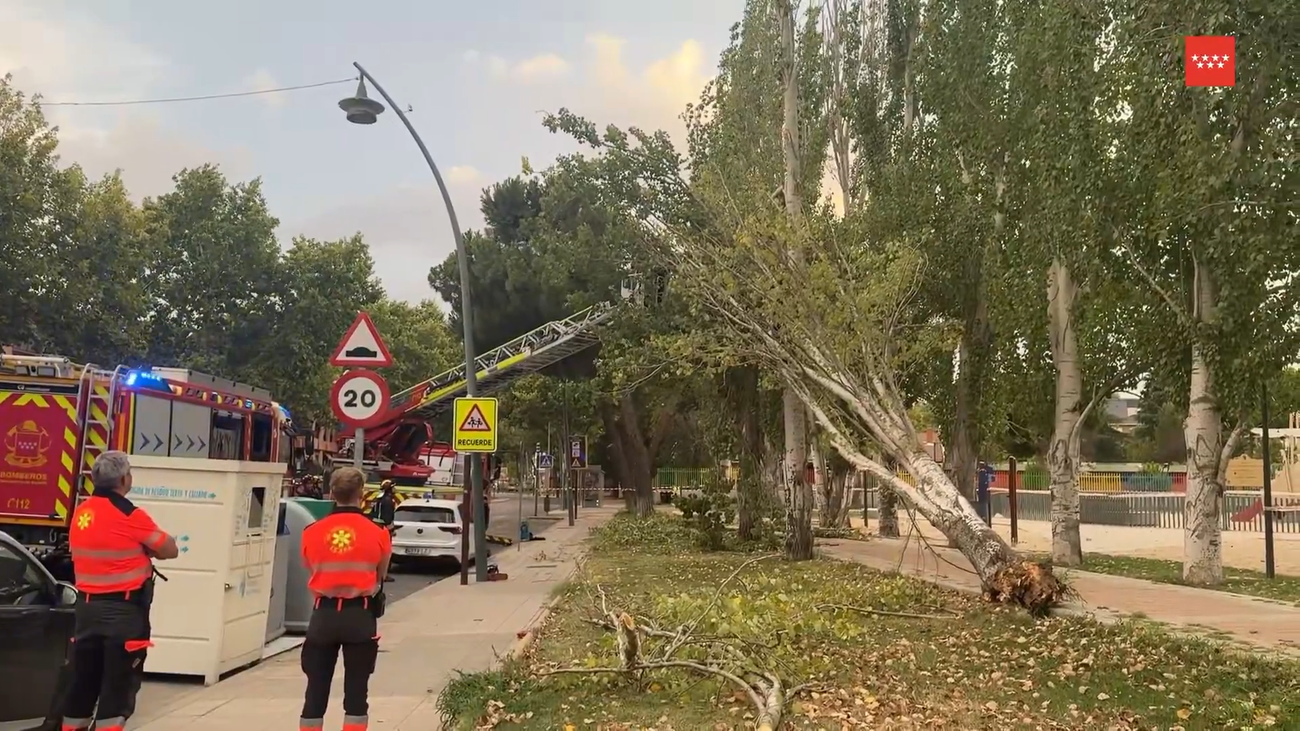 Las tormentas en Madrid provocan más de 70 intervenciones de los bomberos