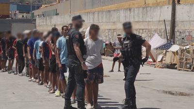 Ceuta se blinda ante la amenaza de un nuevo asalto migratorio este sábado