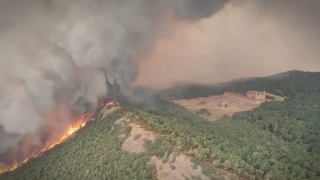 El incendio de Huesca deja ya 10.000 hectáreas calcinadas y continúa avanzando