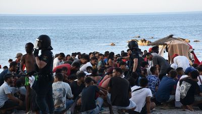 ¿Nuevo intento de invasión en Ceuta? La Guardia Civil avisa: "Si logras cruzar, te devolverán”