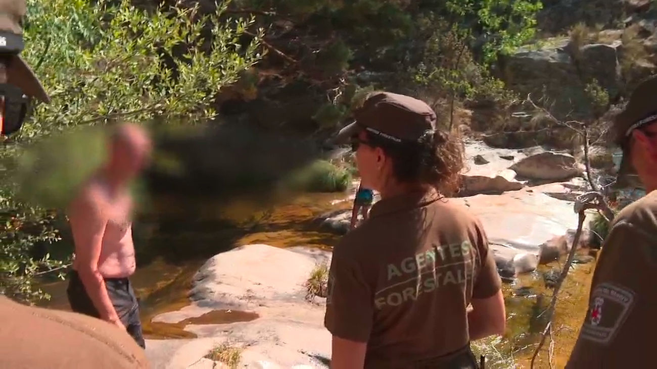 Multas de 3.000 euros por bañarse en La Pedriza: los agentes forestales intensifican la vigilancia en el río Manzanares