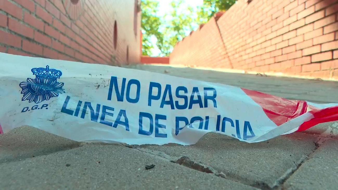 Un hombre con permiso penitenciario agrede con un cúter a su pareja de 23 años en Puente de Vallecas