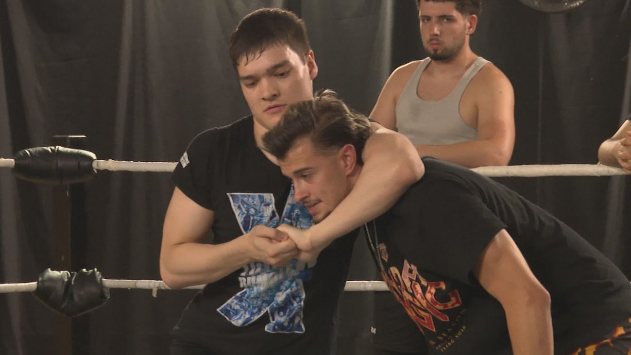 Lucharama, el gimnasio de Carabanchel donde combina lucha y teatro al estilo  'pressing catch'