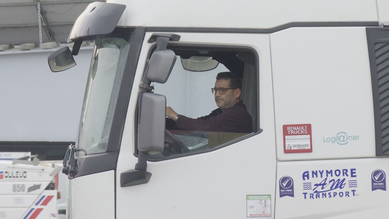 Falta más de 30.000 camioneros: la profesión más buscada para el transporte de mercancías
