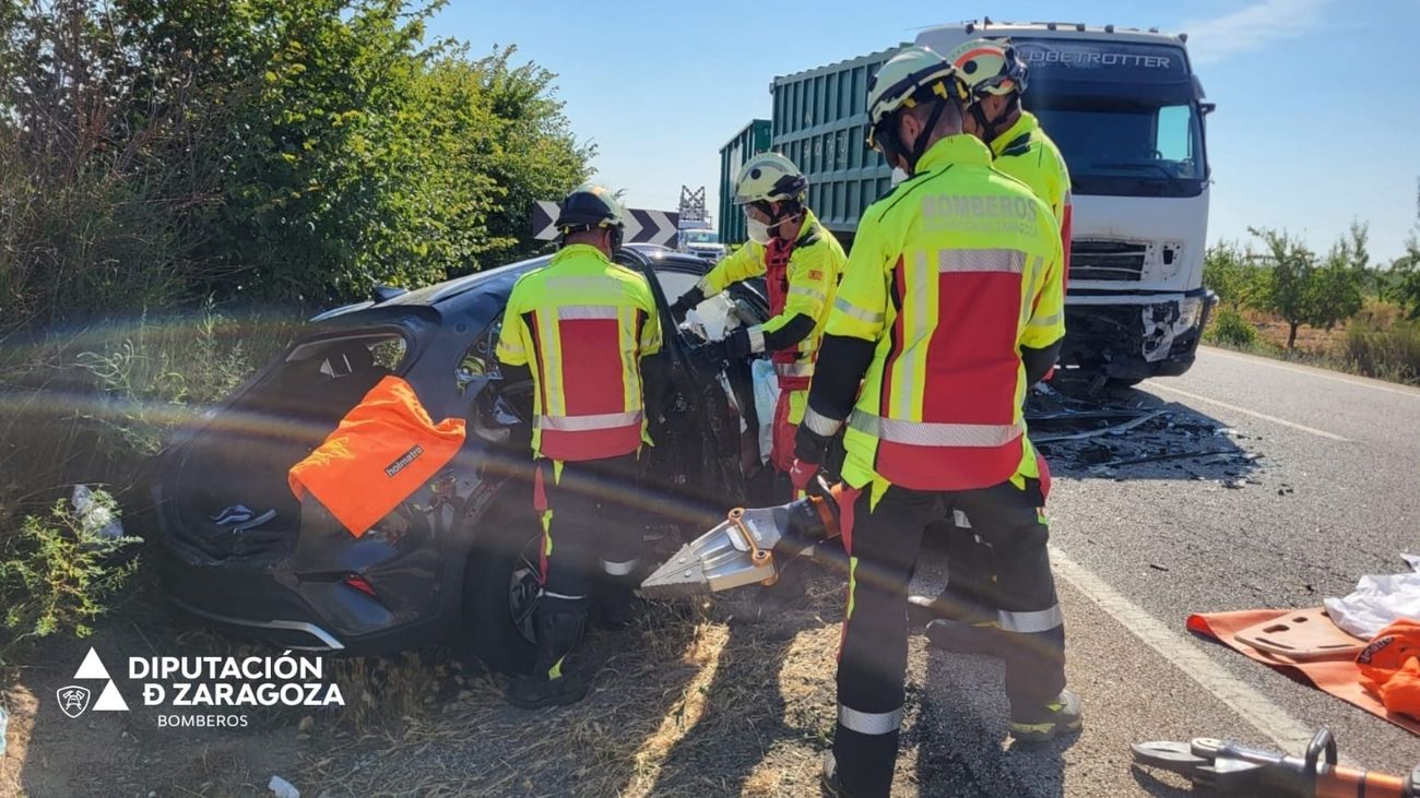 Equipos de emergencia en el accidente mortal de Zaragoza