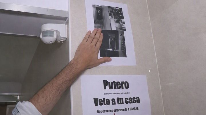 "Es el pan nuestro de cada día": vecinos de Alcorcón denuncian  un burdel en su propio edificio