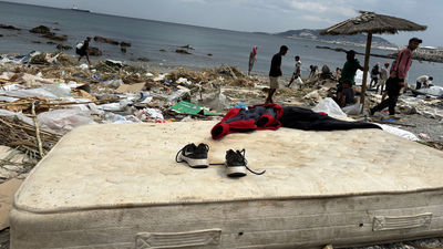 Unos 500 inmigrantes desafían al Gobierno y vuelven a ocupar la playa