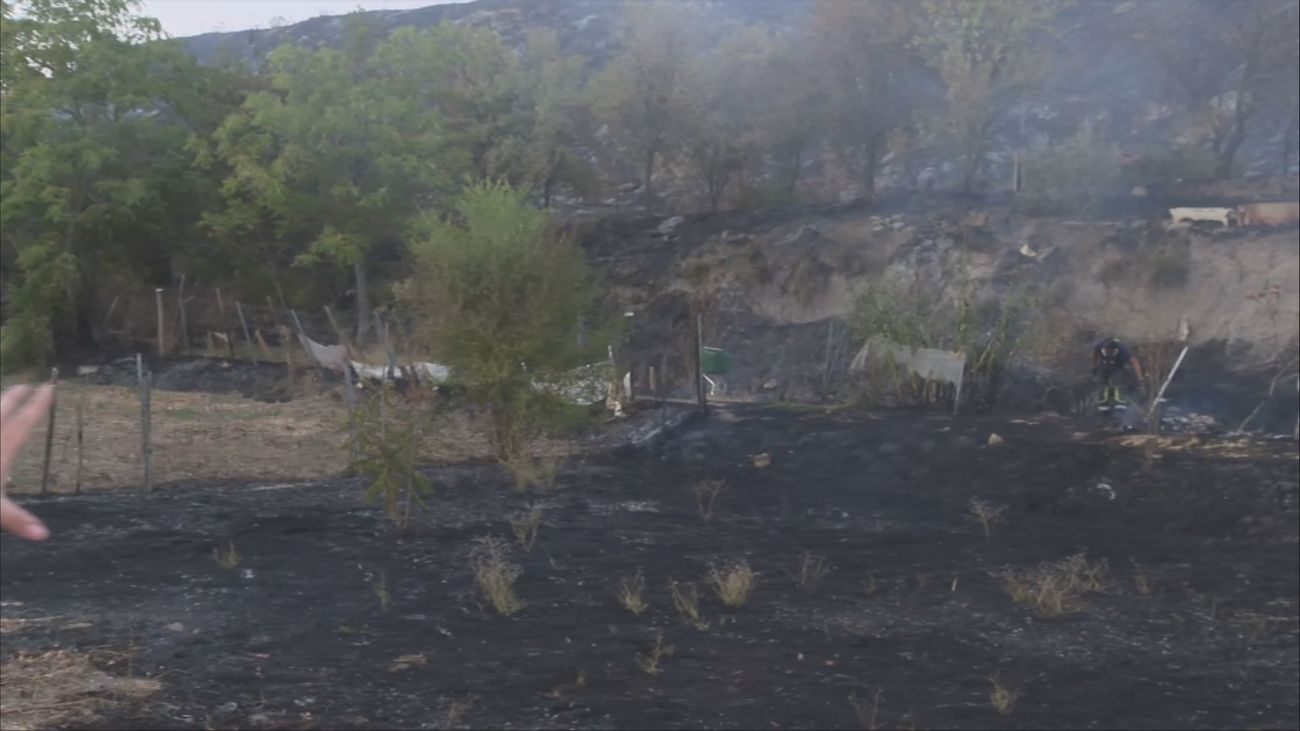 Controlado un incendio de pastos en Mercamadrid próximo a las vías del tren