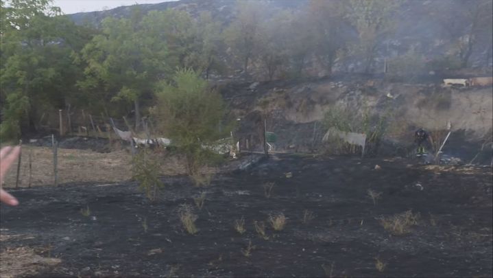 Controlado un incendio de pastos en Mercamadrid próximo a las vías del tren