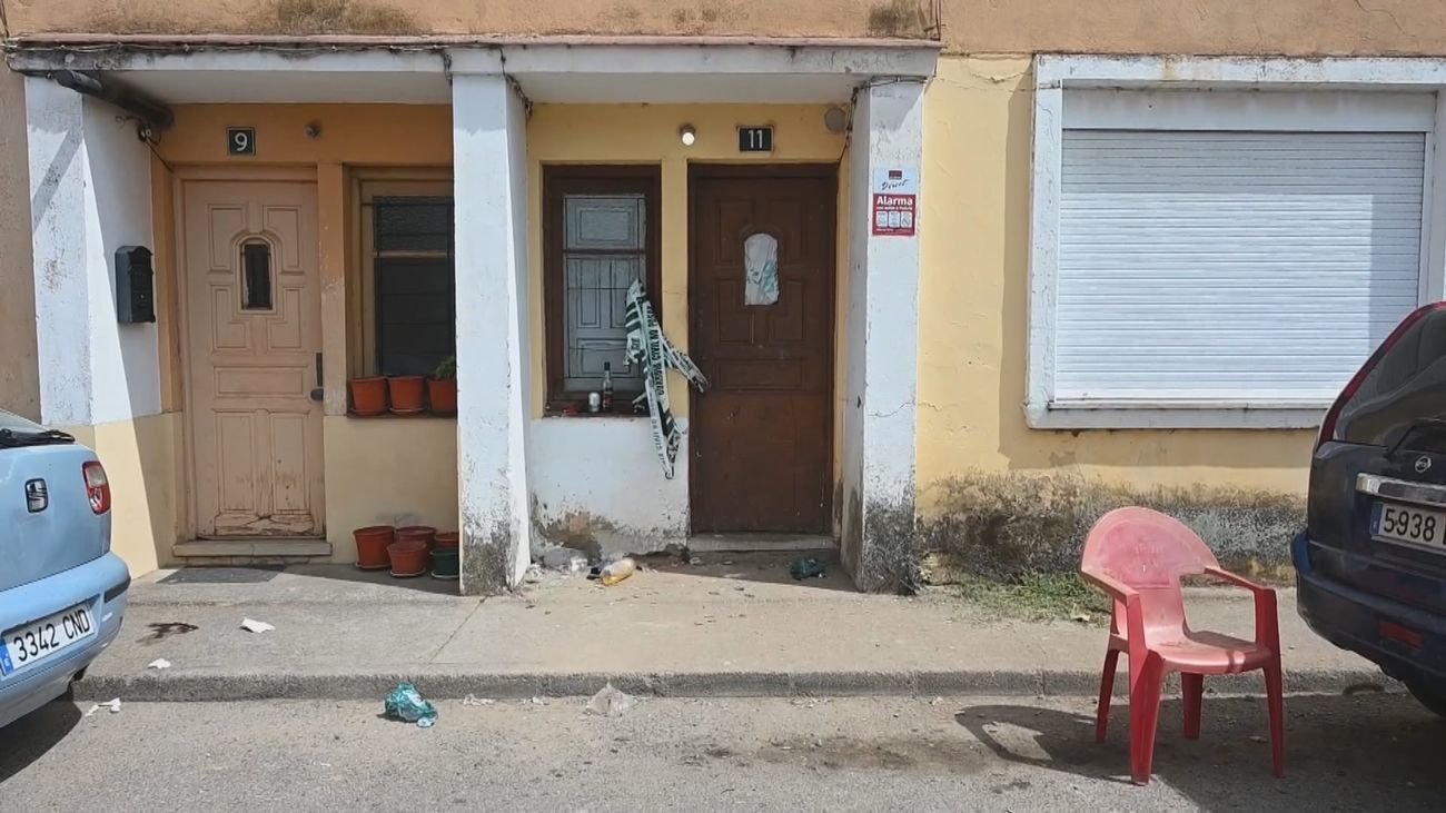 Descartan la muerte violenta tras el hallazgo de dos cadáveres en una calle de Veguellina (León)