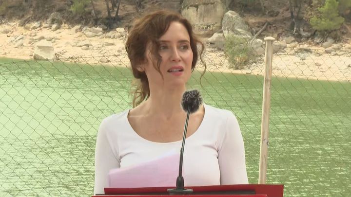 Ayuso anuncia una línea de financiación para los empresarios afectados por los incendios de la Sierra Oeste