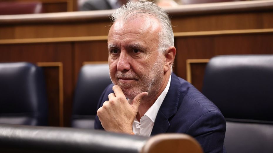 Una testigo declaró que Ángel Víctor Torres recogió una mochila con billetes en casa de un empresario