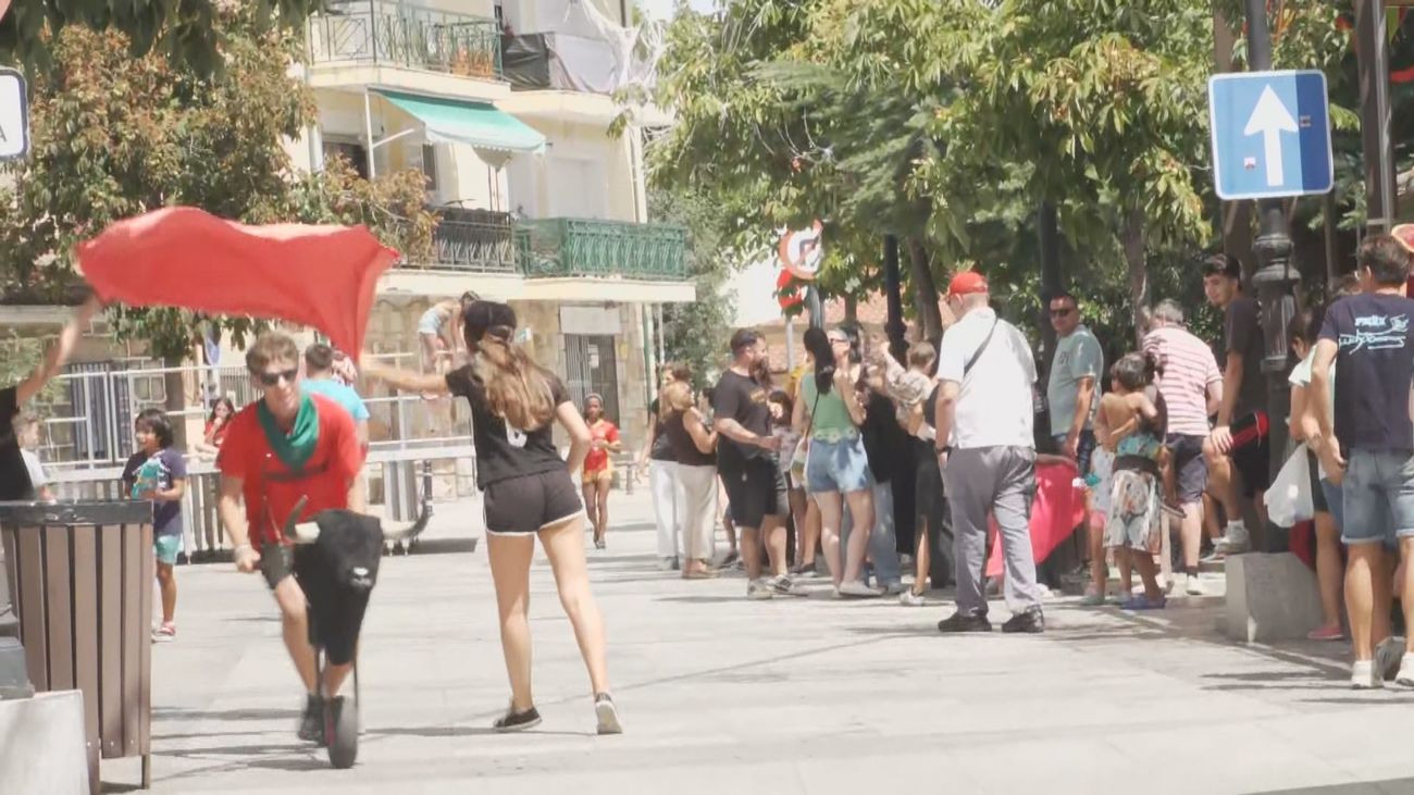 Navalafuente despide sus fiestas entre devoción a San Roque, toros de agua y barbacoa