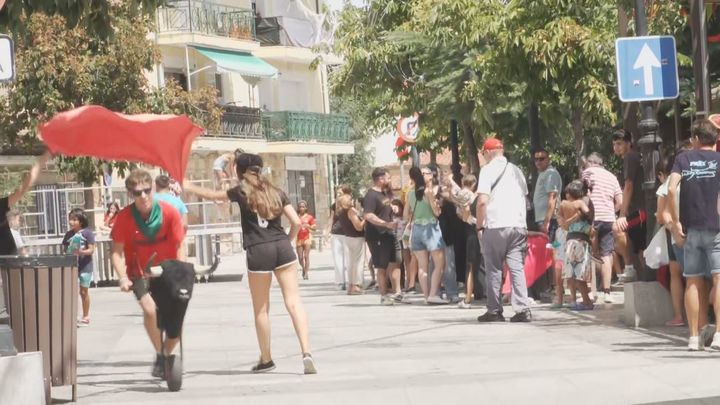 Navalafuente despide sus fiestas entre devoción a San Roque, toros de agua y barbacoa