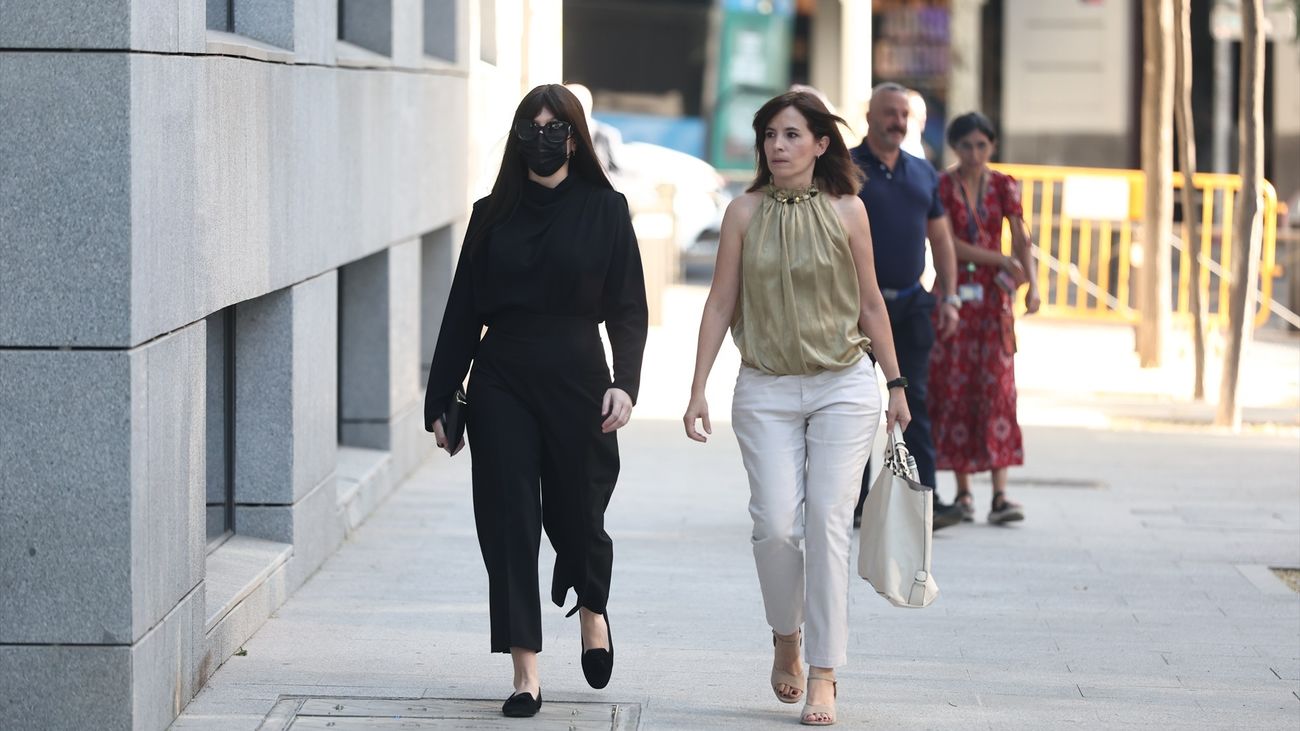 Anticorrupción defiende la imputación de la expareja de Ábalos después de reconocer que cobró sin trabajar