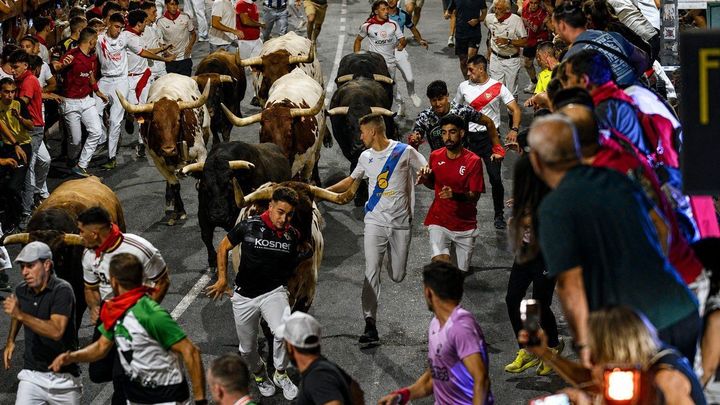 El encierro nocturno de Sanse deja 14 heridos en una carrera de menos de dos minutos