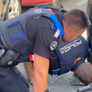 Rescatado de los bajos de un coche un ciclista atropellado en la capital