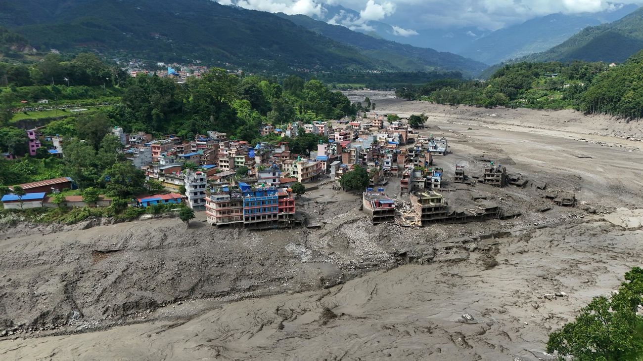 Riada mortal en Nepal con 160 fallecidos y dos españoles entre los cientos de desaparecidos