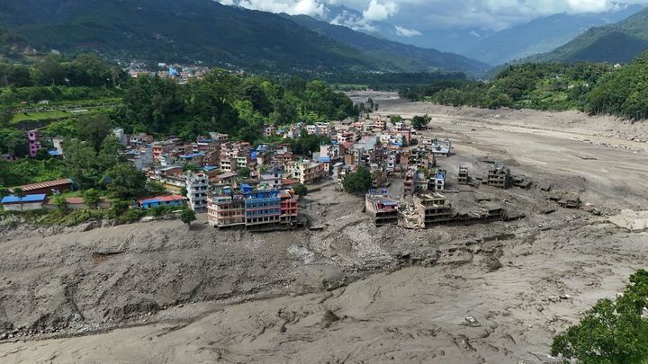 Riada mortal en Nepal con 160 fallecidos y casi 800 desaparecidos