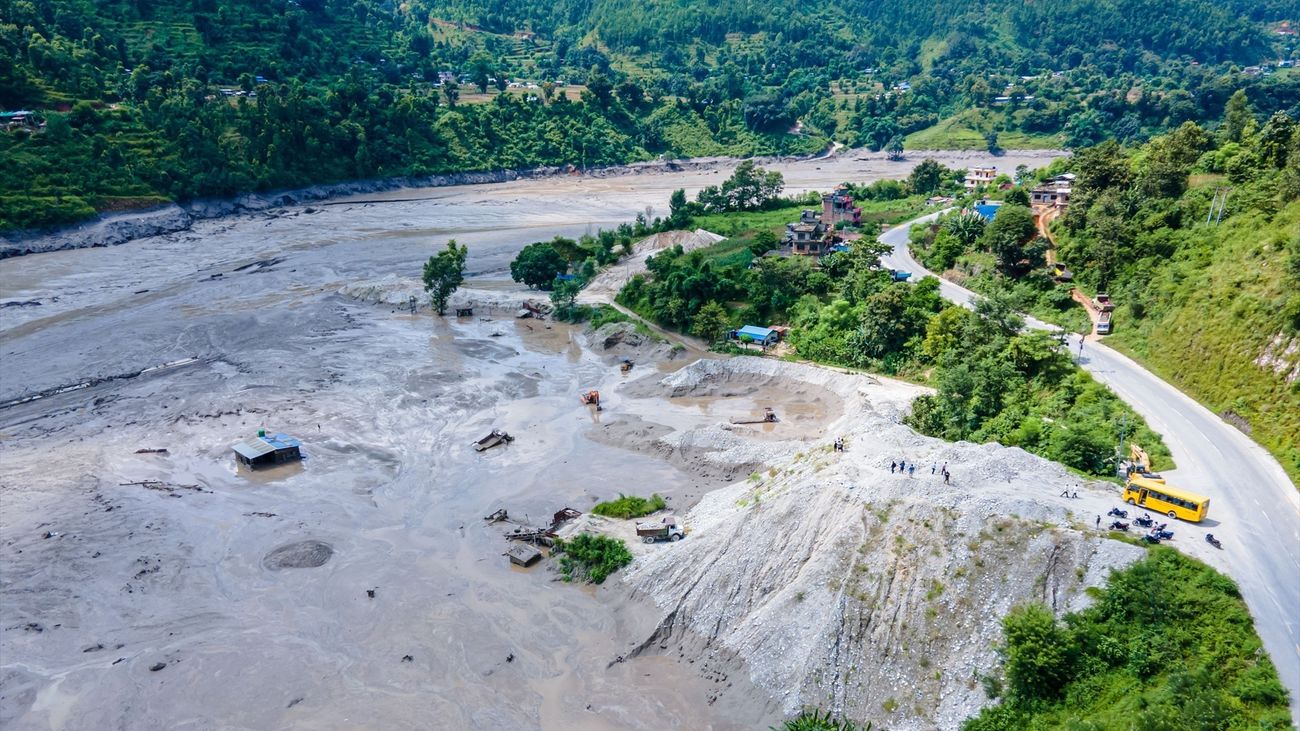 Zona afectada de las inundaciones del río Bhotekoshi
