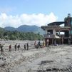 La riada iniciada en Tibet y Nepal  arrastra cadáveres hasta la India